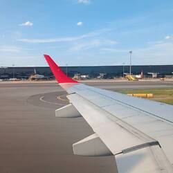 Flughafen Wien -> Köln