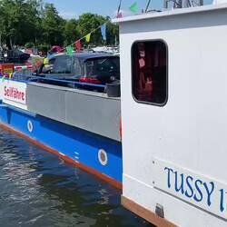 Die Seilfähre Tussy II überquert die 80m Wasser in 2:10 Minuten