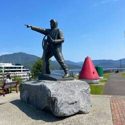 Sailors' memorial