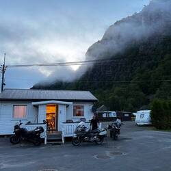 Blick auf unsere letzte Unterkunft in Norwegen Abfahrt nach Kristiansund um 4:50 Uhr