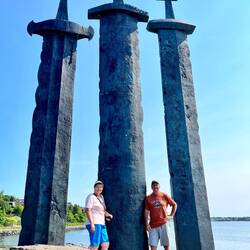 Denkmal Sverd i fjell beim Badeplaz