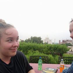 Ein letztes Mal Abendstimmung mit Taj Mahal - Blick vom hoteleigenen Dachrestaurant genießen...