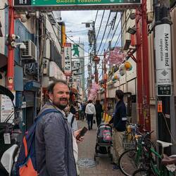 Eric visite Omoide Yokocho