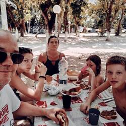 Pranzo al Vachos Kastraki camping
