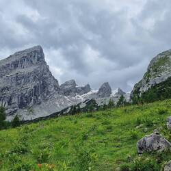 Auf dem Weg zum Watzmannhaus, Blick auf den kleinen Watzmann (Watzmannfrau)