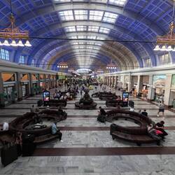 Halle vom Hauptbahnhof