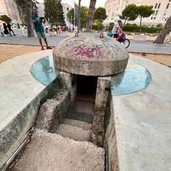 200000 solcher Bunker gibt es in Albanien.