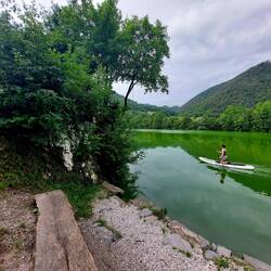 Uferweg an der Soča kurz vor Most na Soči