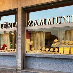 Auch den Goldschmied Zammuner gibt es noch