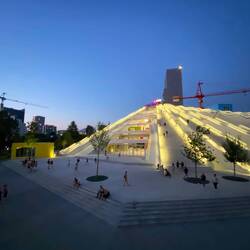 Ehemaliges Enver-Hoxha-Museum, heute Pyramide von Tirana