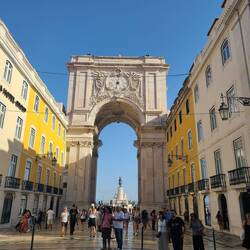 Approaching the plaza.