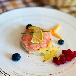 Crevetten Tatar auf Büffelmozzarella