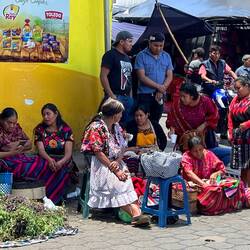 Sonntags und donnerstags ist Markt in Chichi 🛍️