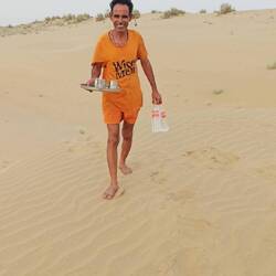 Bah serviert erst einmal einen Tschai