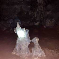 Der Schatten dieses Tropfsteins soll aussehen wie ein Hund ind heisst deshalb: dog😂