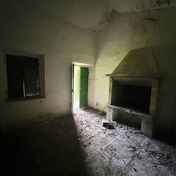 Auch nichts mehr mit los. So nett gelegen in den bergen an einem Tümpel