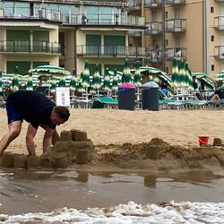 Keiner zu klein ein Sanburgenbauer zu sein.