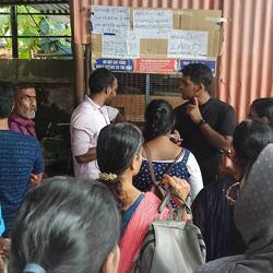 Fahrkartenverkauf für die Fähre nach Ernakulum