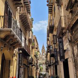 Palermo has lots of markets and stalls in its streets.