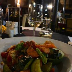 Kürbis mit Gemüse, Reis und Tomatensoße 😋