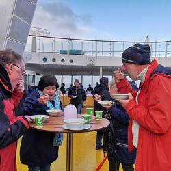 Zurück auf dem Schiff gab es leckere Erbsen- und Gulaschsuppe und heißen Mojito