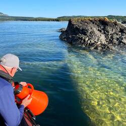 Viewing through the Aquascope