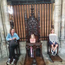 Hier darf jede und jeder mal Königin oder König sein