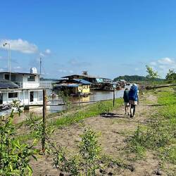 Passage à l'immigration de Colombie