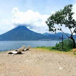 In San Marcos La Laguna am Lago de Atitlán chillen mit Sicht auf Vulkane 🤩
