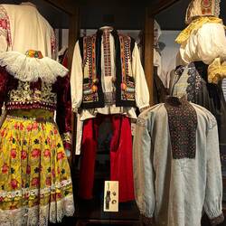 traditional clothes were often brought to the new world