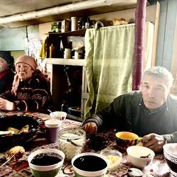 Selbst gemachte Marmelade und selbst gemachte Butter. Alles ziemlich lecker.