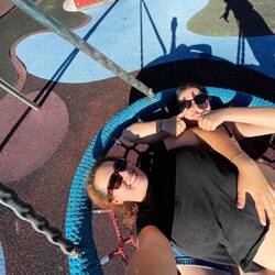 אחיות גדולות 🙄