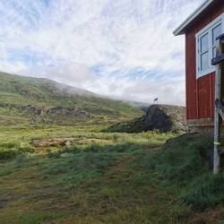 Da hoch müssen wir jetzt