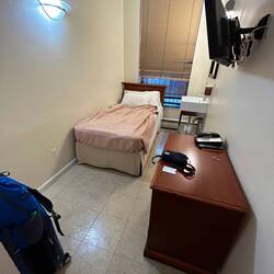 the loudest room I every slept in towards 6th Avenue