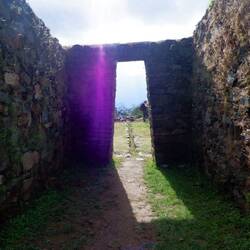 Der erste Blick vom Observatorium auf Mach Picchu Mountain