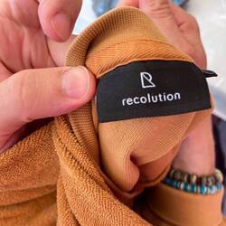 Die tolle nachhaltige Firma mit Froteepullover