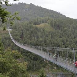 In 114 Meter Höhe, über 400 Meter lang