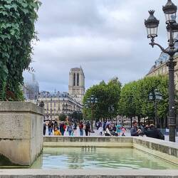 Cathédrale Notre-Dame de Paris from Rue de Rivoli