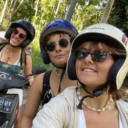 Wenn dini Ahleggi zum Helm und zum Roller Passt, 1000% match