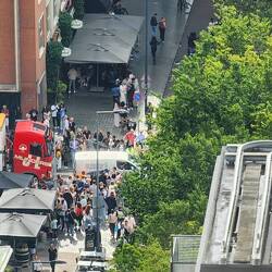 Zoom into parade route