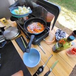 Outdoor-Kochstation, nutzbar, wenn windstill.