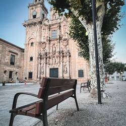 Der gleiche Architekt wie bei der Kathedrale in Santiago, gewisse Ähnlichkeit ist vorhanden wa?