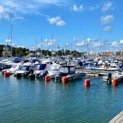 Zweischenstop am Yachtclub