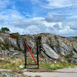 Viele Installationen haben sicher einen Grund, versteht man ohne Beschreibung aber nicht