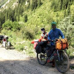Ich treffe zwei Amerikaner, die auf dem Weg nach Peking sind.