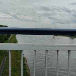 Unten Elbe, oben Mittellandkanal in der Trogbrücke