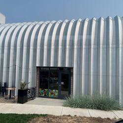 A pre-fab Aluminum Boutique in Battery Park