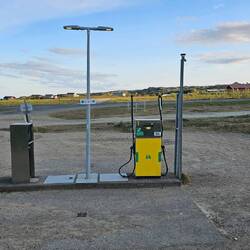 1 Zapfsäule mit Kartenleser: funktioniert!