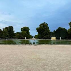 Jardin des Tuileries ריק