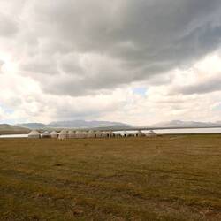 Bereits am Mittag erste Hagelschauer.